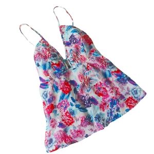 ❤6 for $12 Floral tank top with cut outs Deep V Neckline